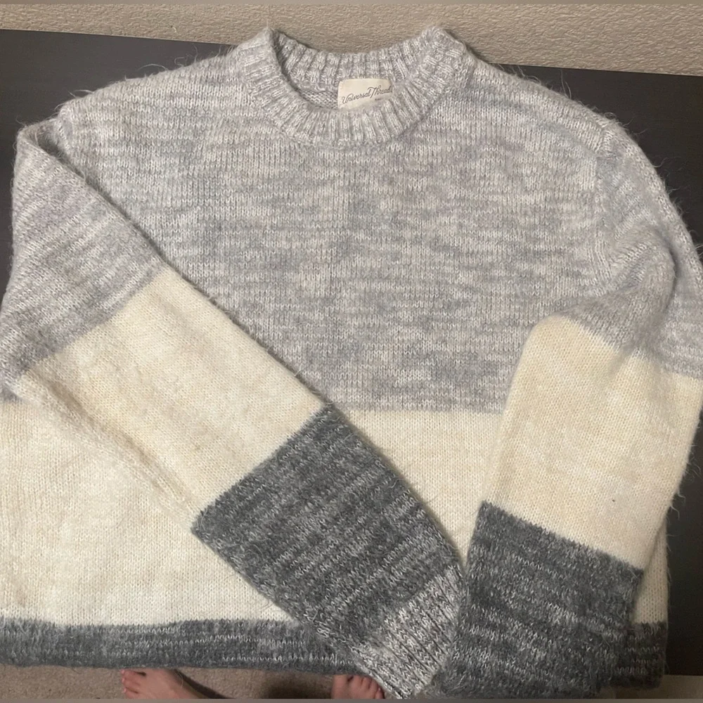 Universal Thread Colorblock Sweater - Picture 4 of 4